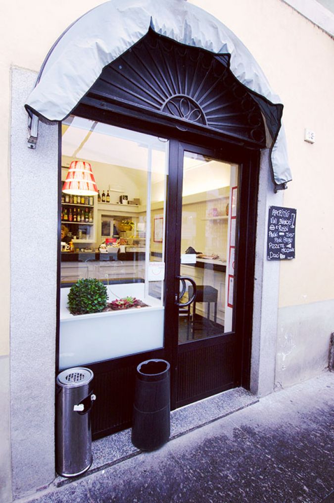 arredamento bar locali piccolo caffe borgosesia (2)